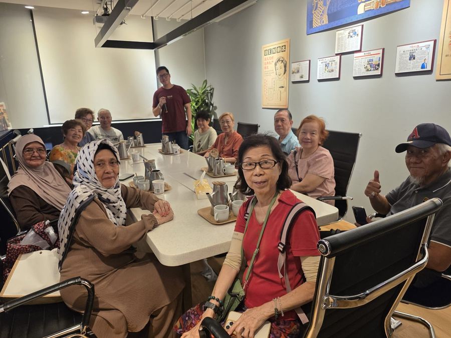 Edufarm seniors group enjoying heritage Nanyang coffee appreciation